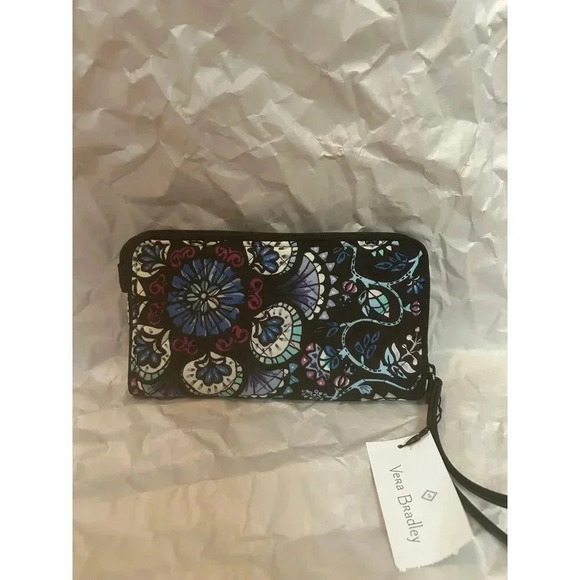 NWT Vera‎ Bradley Retired Pattern Bramble Iconic Pouch Wristlet - Picture 4 of 13